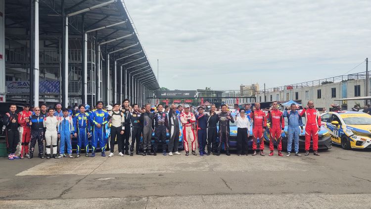 23 pebalap yang memanaskan ajang One Make Race Honda City Hatchback Speed Challenge (OMR HCHSC)