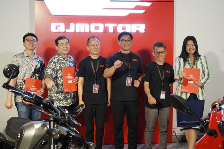 Petinggi QJMotor dan para partner diler siap memberikan produk terbaik untuk pemotor di Indonesia