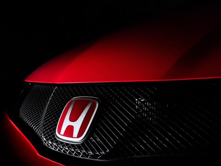 Logo Honda pada sebuah mobil yang laris di pasar