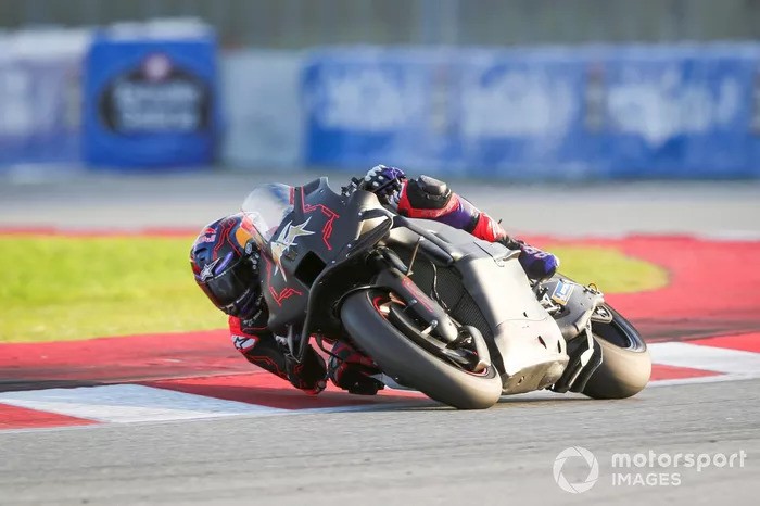 Jorge Martin saat kali pertama menjajal Aprilia RS-GP di Sirkuit Barcelona silam. (Foto: motorsport)