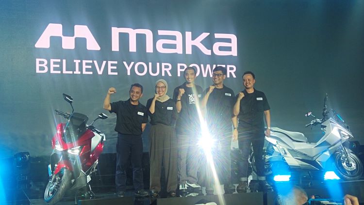 Petinggi MAKA Indonesia bareng Duta Besar MAKA meluncurkan motor listrik pertamanya