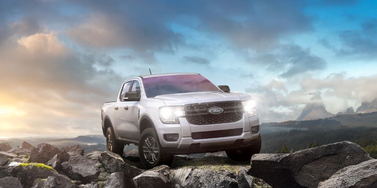Tampilan mobil tangguh Next-Gen Ford Ranger XL untuk melibas medan ekstrem