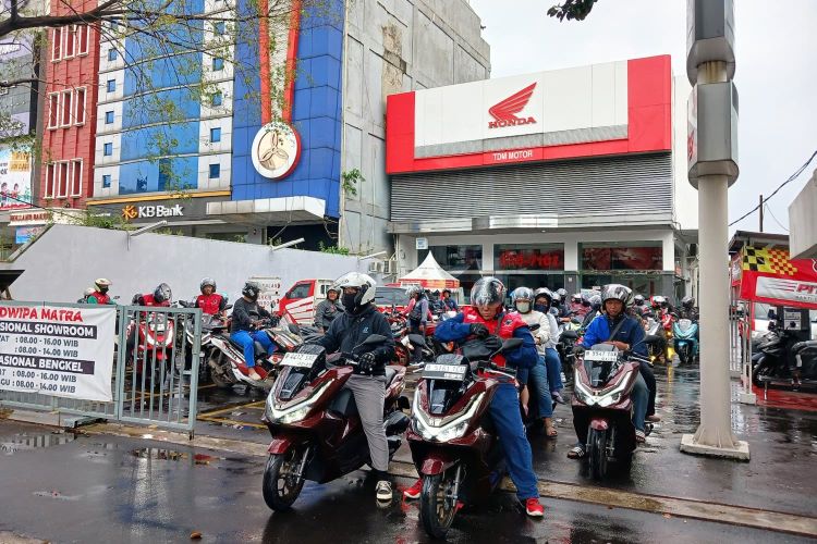 Touring bersama Wahana dan komunitas Wahana menggunakan New Honda PCX 160