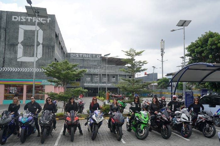 Para member Girls on Fairing yang dimotori oleh perempuan cantik penyuka motor sport