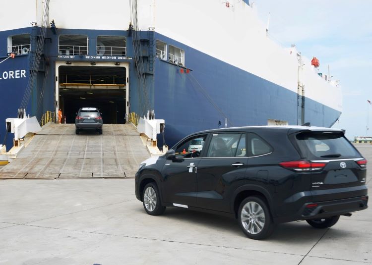 Toyota kirim mobil ke luar negeri untuk menguatkan eskpor