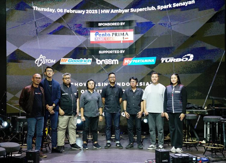 Petinggi The Elite Showcase berpose bareng sponsor dalam konfrensi persnya di Senayan, Jakarta