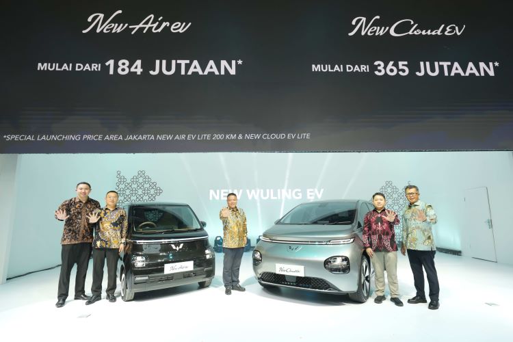 Petinggi Wuling Motor hadri dalam peluncuran mobil baru New Air ev dan New Cloud EV d