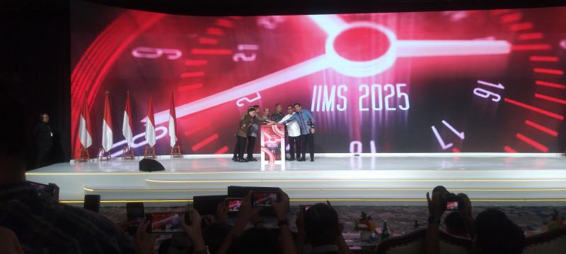 Suasana pembukaan IIMS 2025 di JIExpo Kemayoran Jakarta, berlangsung hingga 23 Februari mendatang.