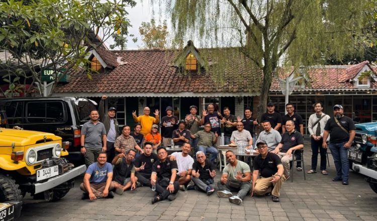 Panitia JamNas 6 TLCI menunggu registrasi peserta. Targetnya peserta terbanyak