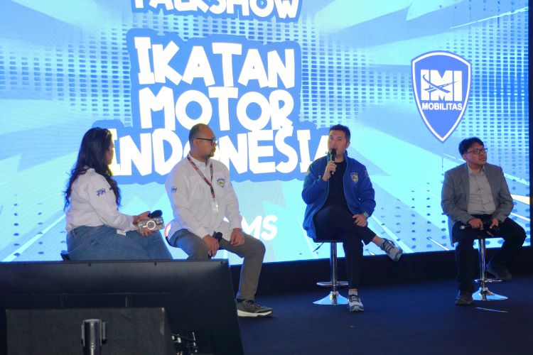 Diskusi “Kustomisasi Kendaraan Bermotor – Peraturan Menteri Perhubungan (Permenhub) Nomor 45 Tahun 2023” di JIExpo yang diisi Pengurus IMI dan Kementerian Perhubungan