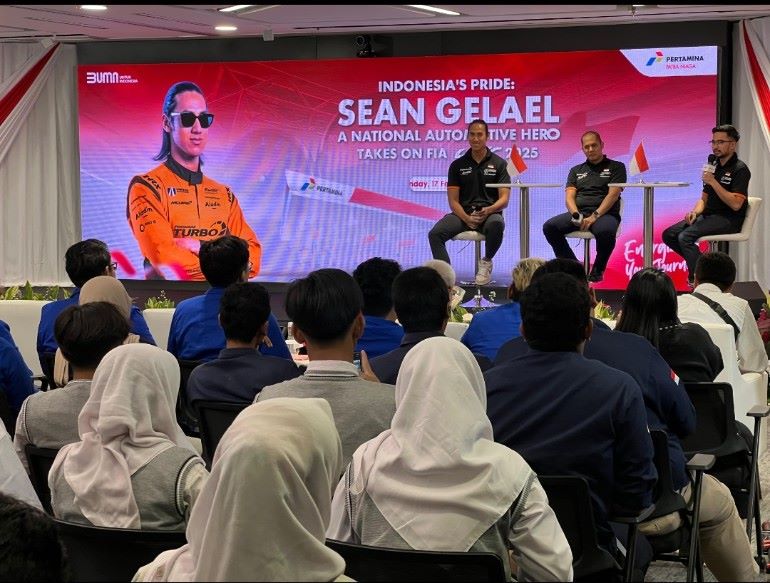 Sean Galael berbagi inspirasi dan kisah sukses dalam balapan internasional dengan para siswa SMK dan mahsiswa 