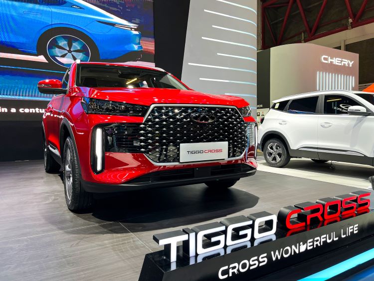 Chery Tiggo Cross tampil di IIMS 2025 sebagai SUV tangguh dan canggih