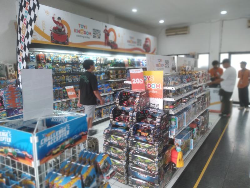 Jajaran diecast beragam merek di IIMS 2025.