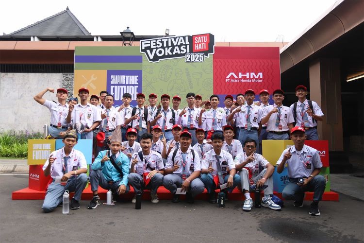 Para siswa SMK binaan PT Wahana Makmur Sejati yang mengikuti Festival Vokasi Satu Hari 2025