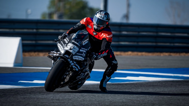 Lorenzo Savadori Saat Latihan Di Thailand (Foto: Aprilia)