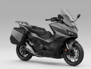 Honda Forza 750: Skutik Bongsor yang Bikin PCX 160 Terlihat Kecil, Fiturnya Bikin Motor Lain Minder