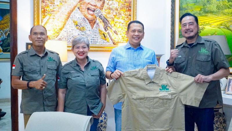 Pertemuan antara Ketum IMI dengan pengurus Komunitas Jeep Indonesia (Foto: IMI)