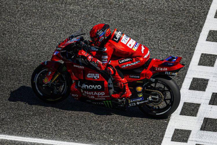 Marc Marquez, tiga kali terbaik di garis finish GP Thailand 2025. (Foto: motogp)