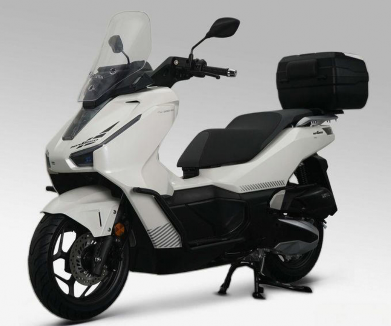 Honda PCX 160 Kalah Irit? Motor Matic Baru 2025 Seharga Rp 40 Jutaan Ini Punya Kamera dan Segudang Fitur Canggih!