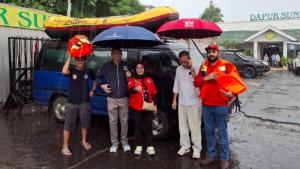 Sat-set!, Tim Rescue IMI DKI Gerak Cepat Salurkan Bantuan Korban Banjir