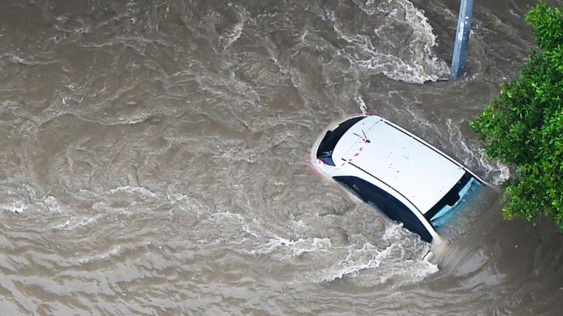 Ilustrasi Mobil Terendam Banjir (Foto: Wuling)