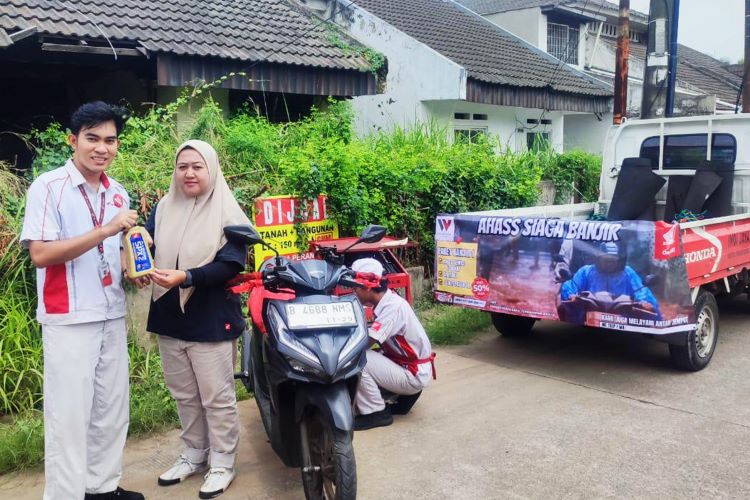 Mekanik AHASS turun tangan tangani motor Honda yang terdampak banjir