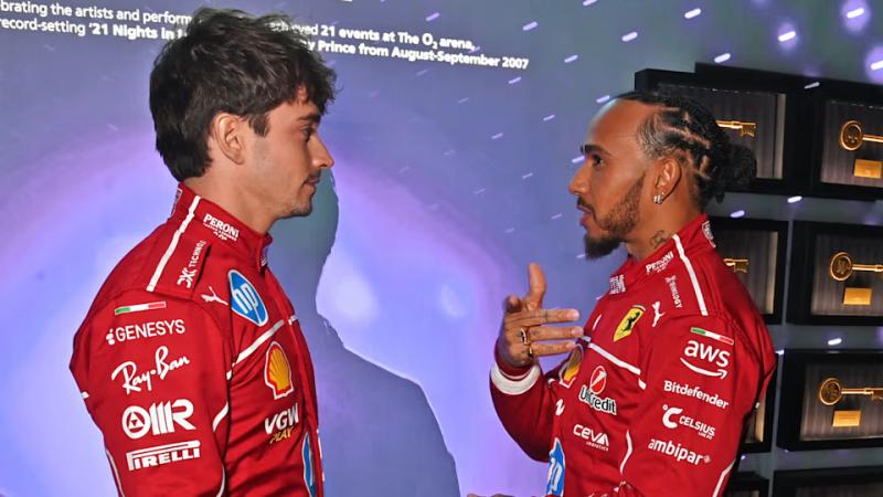 Charles Leclerc (kiri) dan Lewis Hamilton (kanan) (Foto: F1)