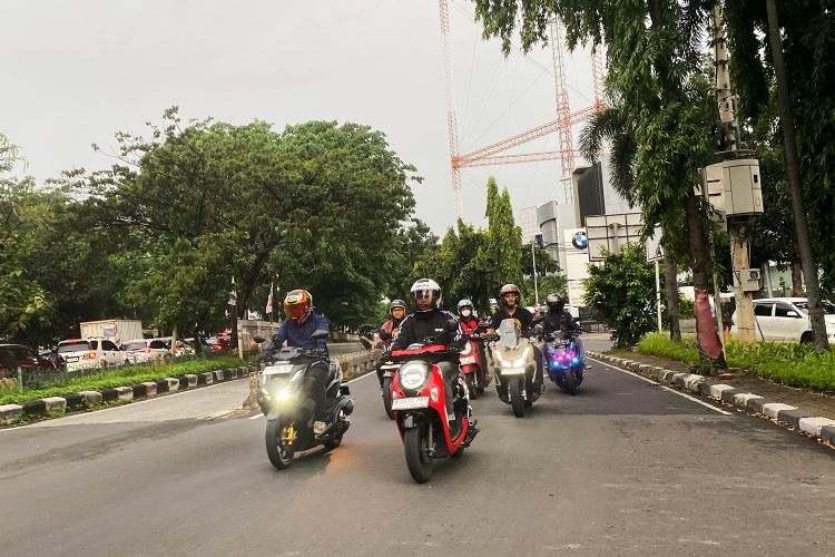 Komunitsa motor Honda gelar buka puasa semberi kempanye keselamatan berkendara