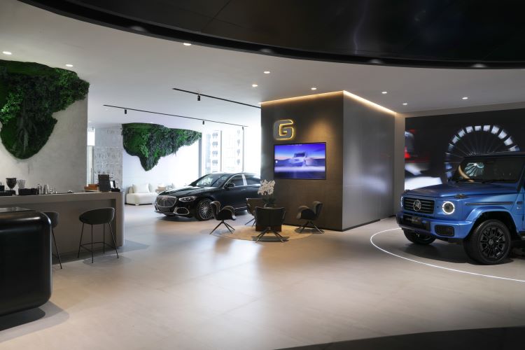 Tampilan World Beyond Butik Mercedes-Benz untuk layanan premium