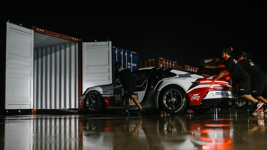 Proses Loading Mobil GT3 Cup, Porsche Sprint Challenge Indonesia 2025