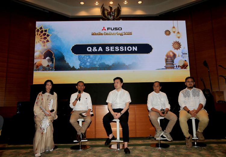 Konfrensi Pers Mitsubishi Fuso tentang pencapaian 2024 dalam acara Buka Puasa bareng jurnalis 