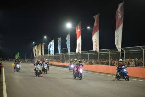 Para pebalap Honda meramaikan ajang balap Honda Dream Cup yang menjadi wadah pecinta balap motor di Tanah Air