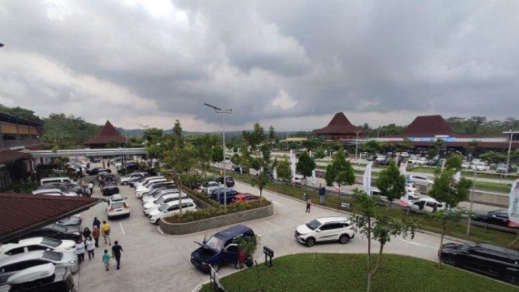 Salah satu Rest Area yang menjadi tempat persinggahan para pemudik