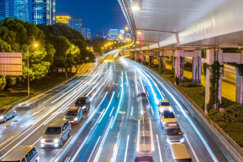 Contraflow vs Lajur Normal: Mana yang Lebih Aman dan Nyaman Saat Arus Mudik dan Arus Balik?