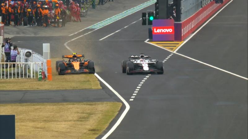 Momen saat Max Verstappen dituduh mendesak Lando Norris ke luar racing line usai pitstop.(Foto: f1)