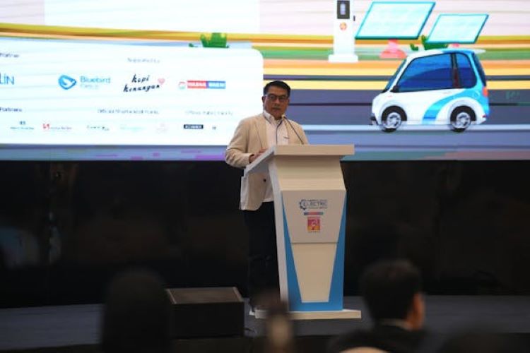 Ketua Umum PERIKLINDO, Moeldoko memberikan sambutan saat konfrensi Pers di Jakarta