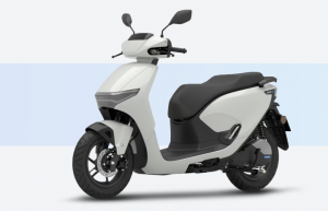 Subsidi Motor Listrik Belum Cair Penjualan Lesu Masyarakat Pilih Tunda Beli