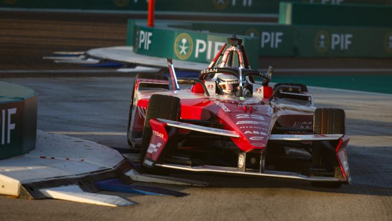Oliver Rowland #23 - Tim Nissan Formula E 2025 (Foto: Nissan)