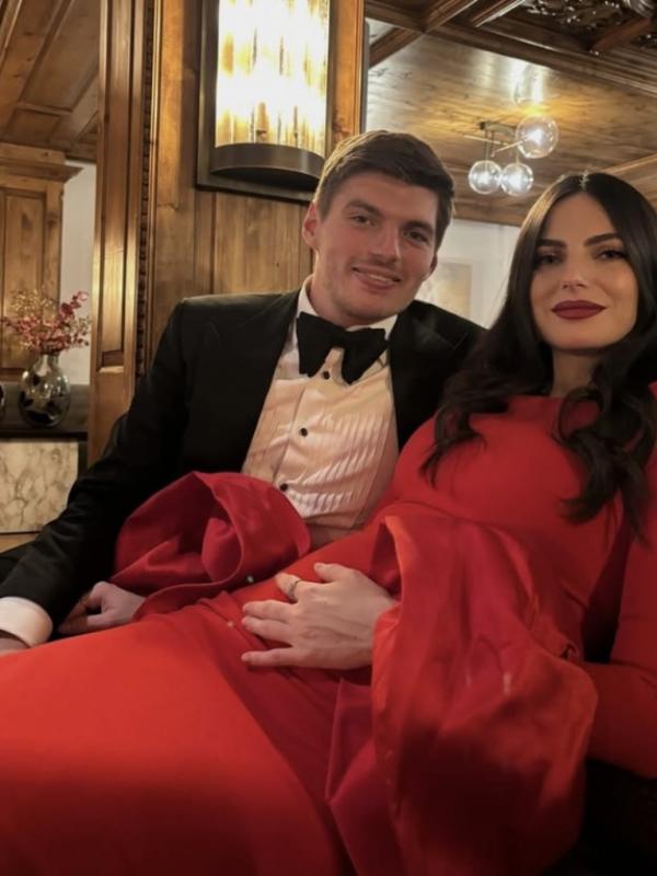 Max Verstappen dan Kelly Piquet, bagikan momen bahagia saat Kelly hamil besar. (Foto: ist)