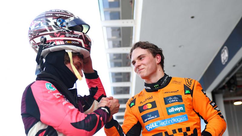 Oscar Piastri berikan selamat untuk pole perdana Kimi Antonelli. (Foto: f1)