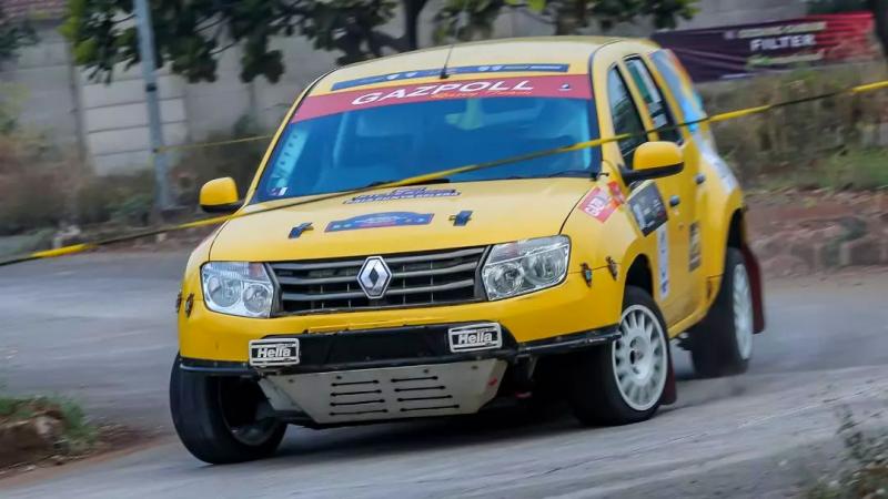 Tomi Hadi Di Balik Kemudi Renault Duster Gazpoll Racing Team
