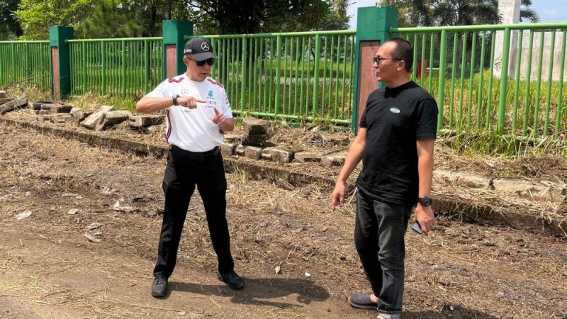 M Yassin Kosasih (Kiri) dan Iman Rachman (kanan)