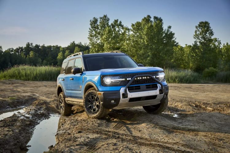 Salah satu mobil penjelajah Ford yang kini lebih mahal untuk konsumen di Amerika