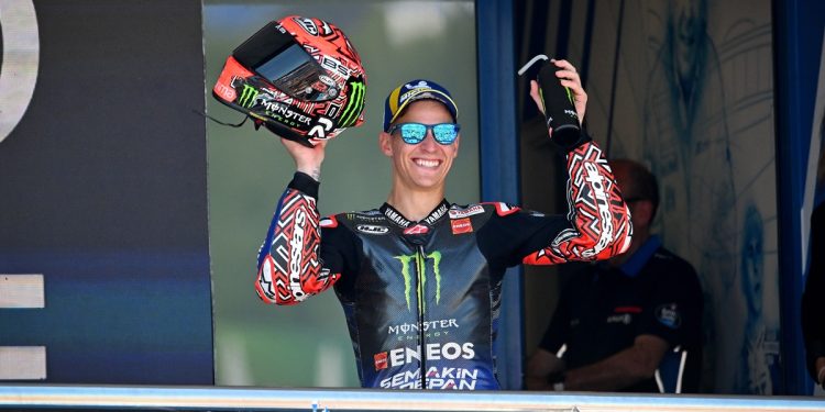 Fabio Quartararo (Prancis/Yamaha) dengan podium perdana tahun ini di Jerez. (Foto: yamaha)