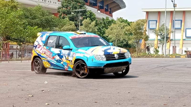 Tomi Hadi Di Balik Kemudi Renault Duster Gazpoll Racing Team