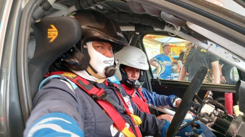 Tomi Hadi Di Balik Kemudi Renault Duster Gazpoll Racing Team
