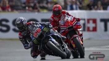 Duel Fabio Quartararo versus Marc Marquez yang lumayan panjang di GP Prancis. (Foto; gpone)
