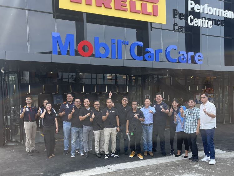 Para petinggi PT EMLI dan partners dalam peresmian Mobil SM Car Care Tangerang
