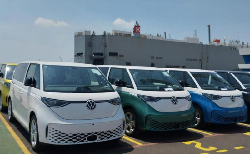 VW ID. BUZZ Tiba di Indonesia Kombi Listrik Rp 14 M Siap Meluncur ke Garasi Para Pecinta Gaya Hidup Masa Depan