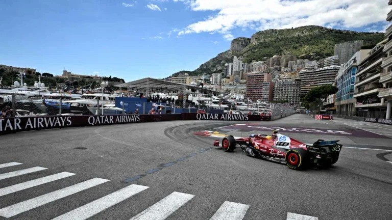 Pembalap local Charles Leclerc (Ferrari) tercepat sementara di GP Monaco. (Foto: motorsportweek)